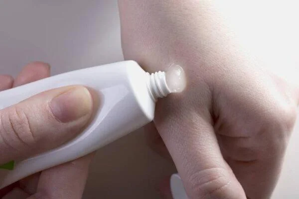 As verrugas xenitais son transmitidas de que xeito e a resposta do médico