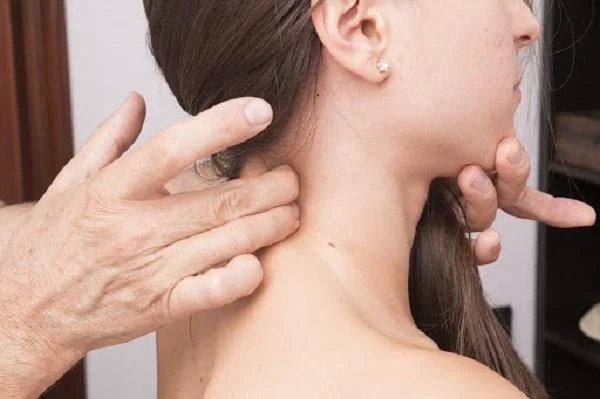 Distonia cervical: símptomes, diagnòstic i tractament