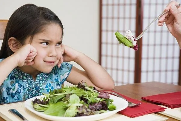 Nenos con anorexia e alimentación que os pais deben coñecer
