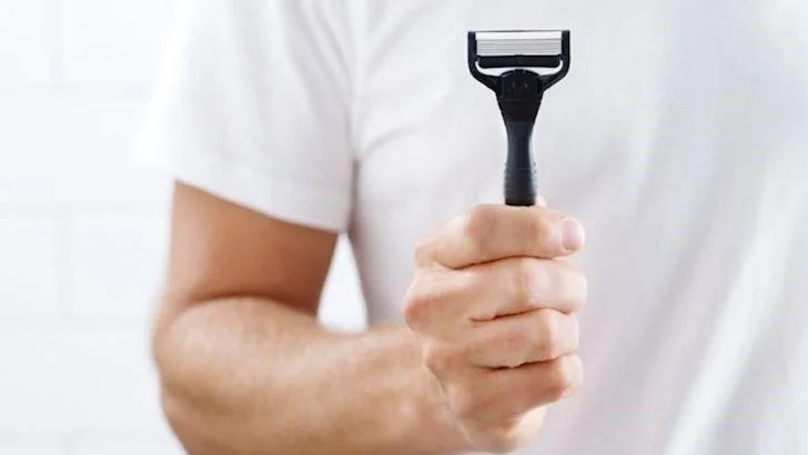 Cal é a forma correcta de limpar o pene?