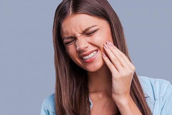 Que é a caries?  Causas, tratamento e prevención