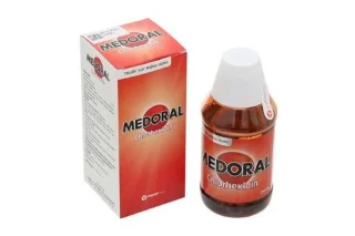 Llegeix els ingredients i tria un col·lutori bucal amb un metge dorella, nas i coll durant la temporada depidèmia de Corona
