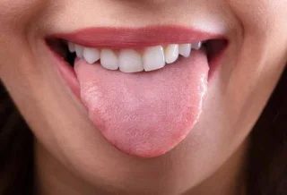 Consells sobre com netejar la llengua de manera senzilla i eficaç