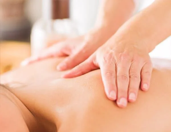 Tradisjonelle medisinleger svarer om metoden for akupressur for herniated discs