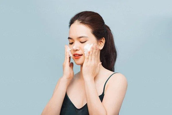 Pel de acne e coidados eficaces