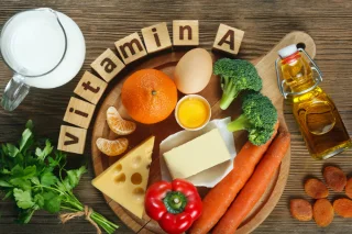 Kokie vitaminai reikalingi spuoguotai odai?