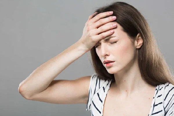 Hipotensión postural: causas, síntomas e prevención