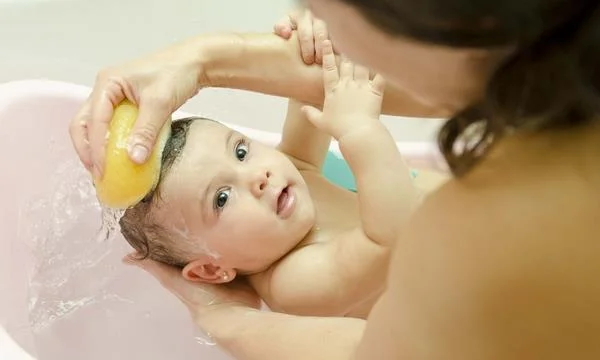 Årsager, symptomer og behandlinger af seborrheic dermatitis