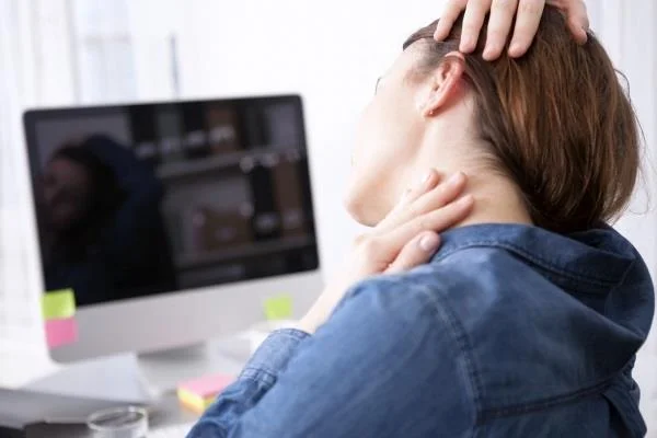 Distonia cervical: símptomes, diagnòstic i tractament